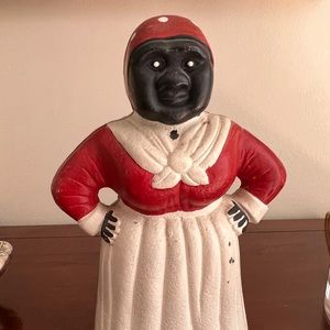 Cast iron mammy